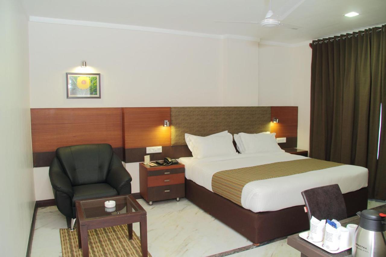 โฮเต็ล อมานทรา คอมฟอร์ท Hotel อุเดเปอร์ ภายนอก รูปภาพ