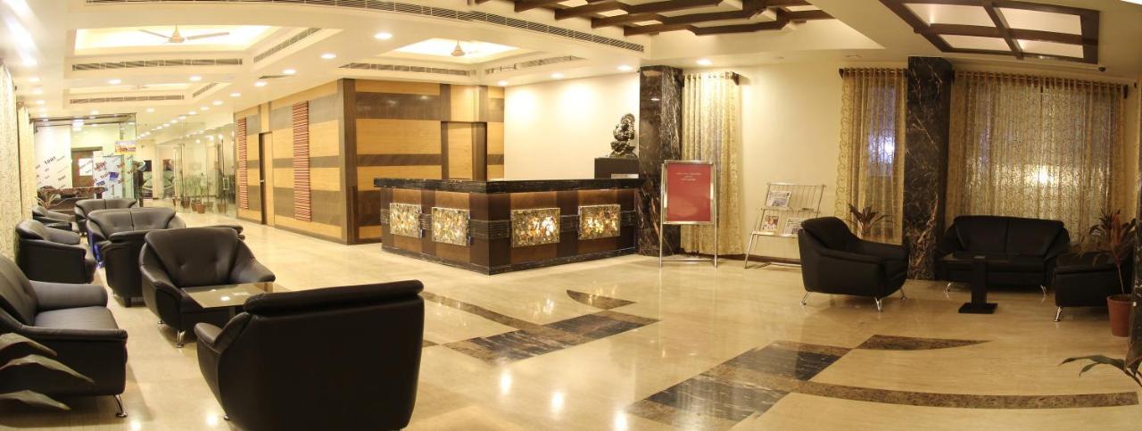 โฮเต็ล อมานทรา คอมฟอร์ท Hotel อุเดเปอร์ ภายนอก รูปภาพ