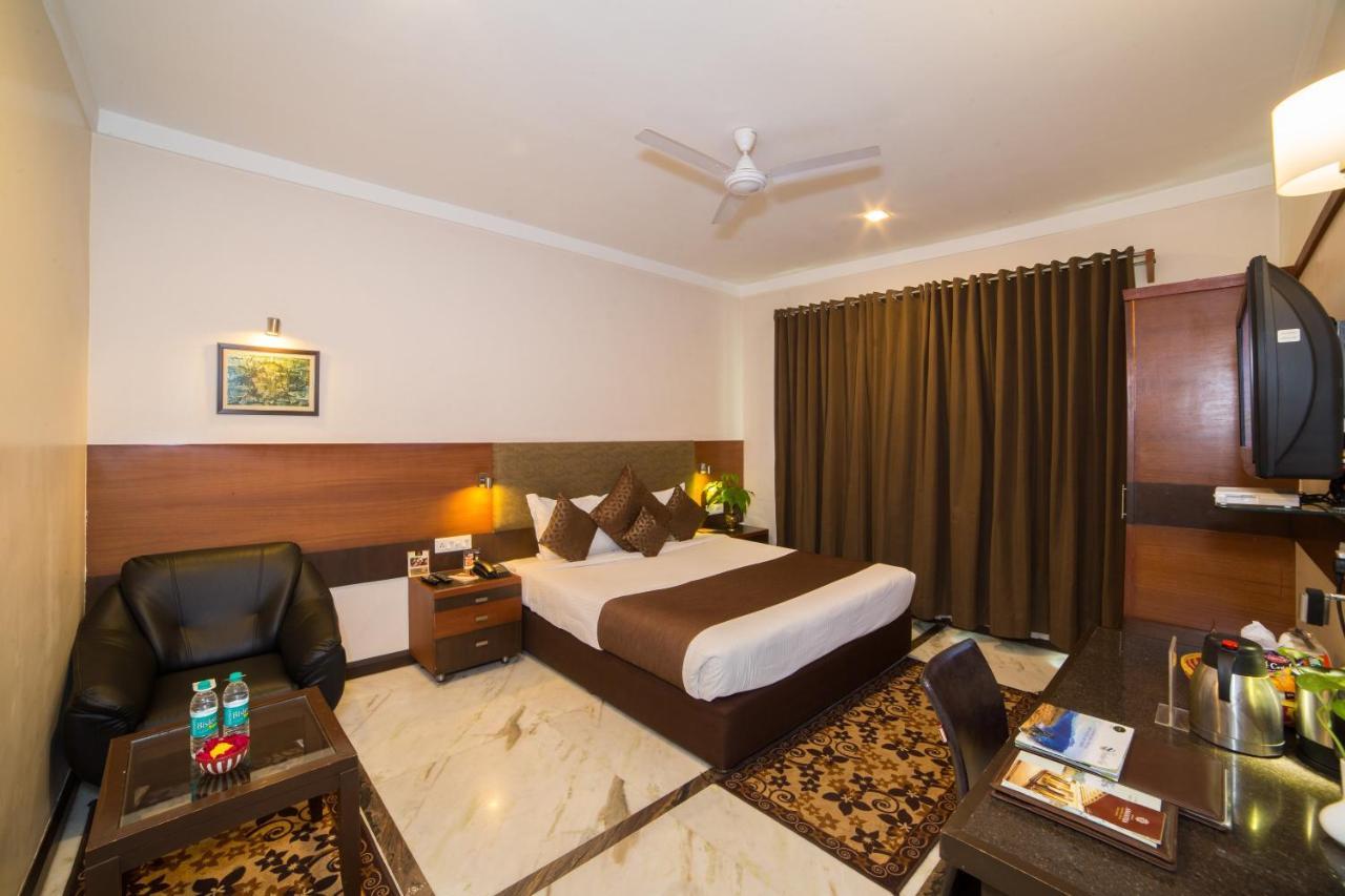 โฮเต็ล อมานทรา คอมฟอร์ท Hotel อุเดเปอร์ ภายนอก รูปภาพ