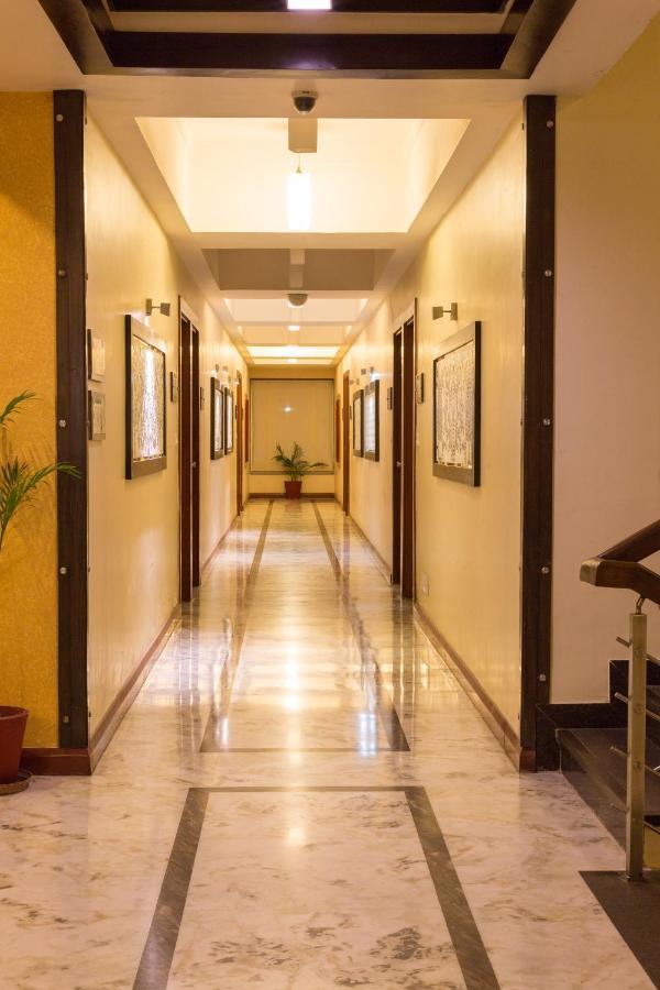 โฮเต็ล อมานทรา คอมฟอร์ท Hotel อุเดเปอร์ ภายนอก รูปภาพ