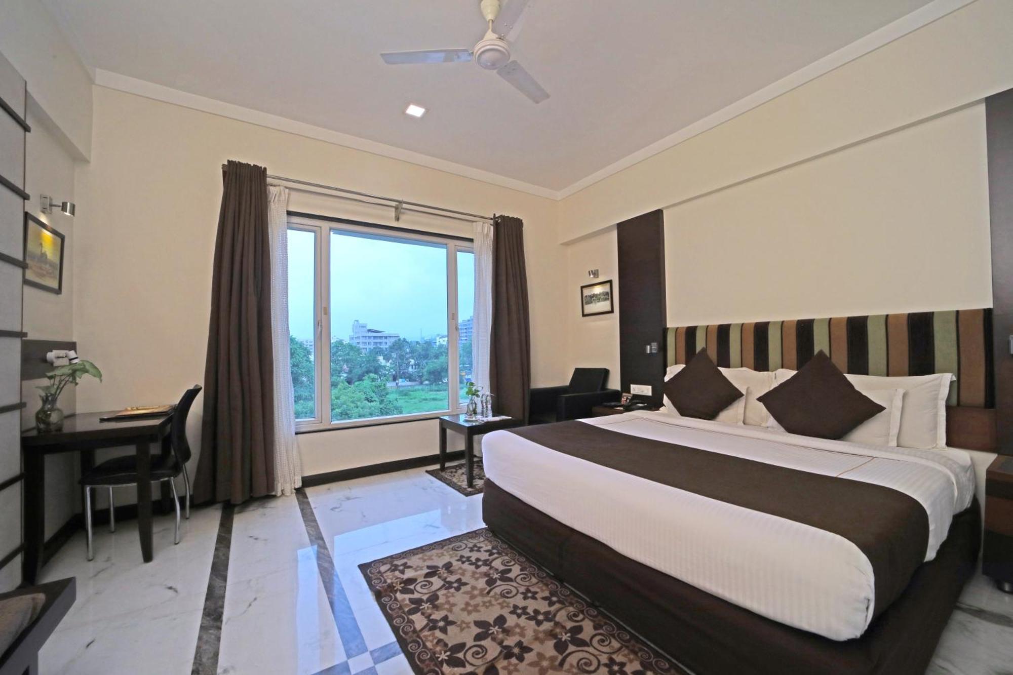 โฮเต็ล อมานทรา คอมฟอร์ท Hotel อุเดเปอร์ ภายนอก รูปภาพ