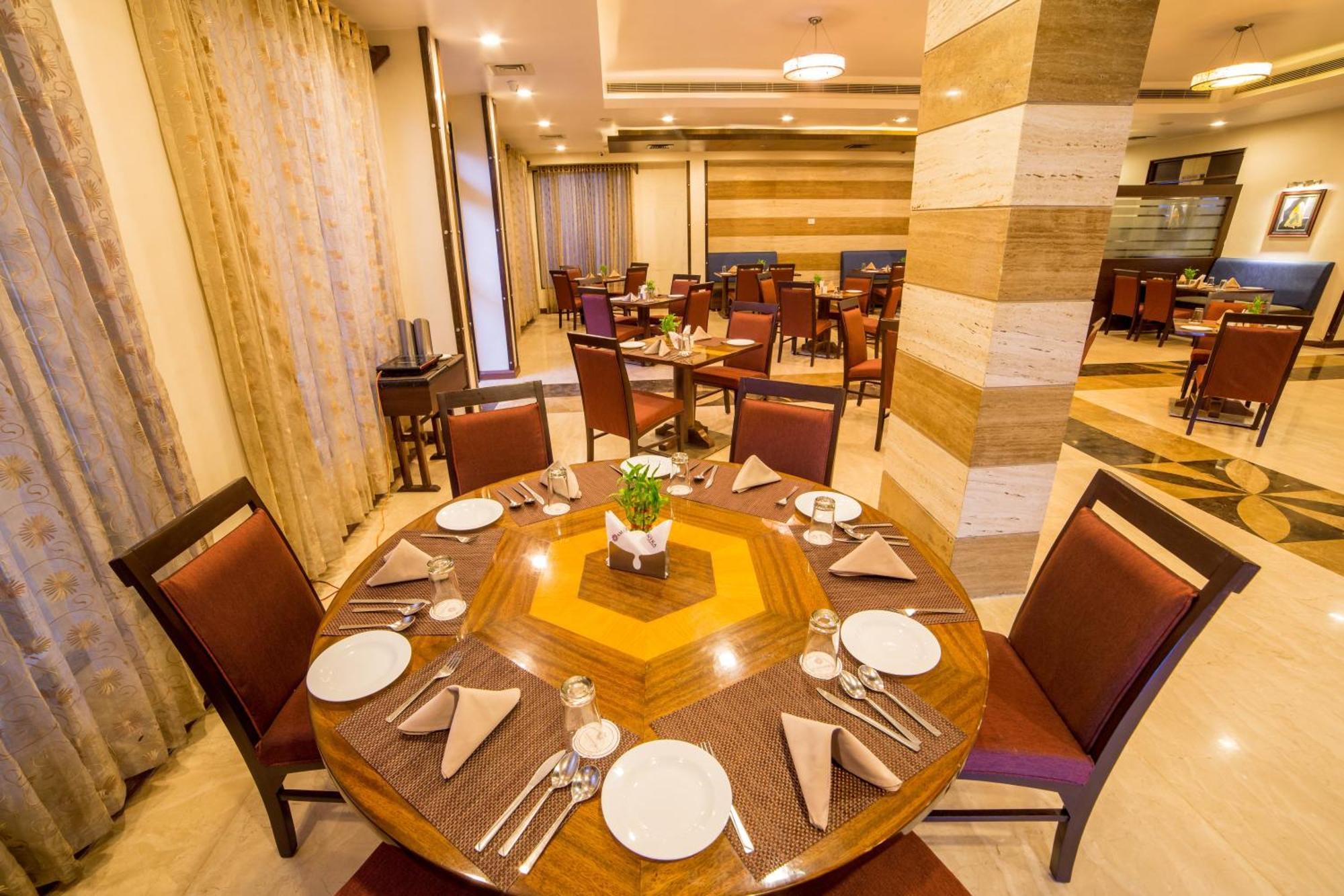 โฮเต็ล อมานทรา คอมฟอร์ท Hotel อุเดเปอร์ ภายนอก รูปภาพ