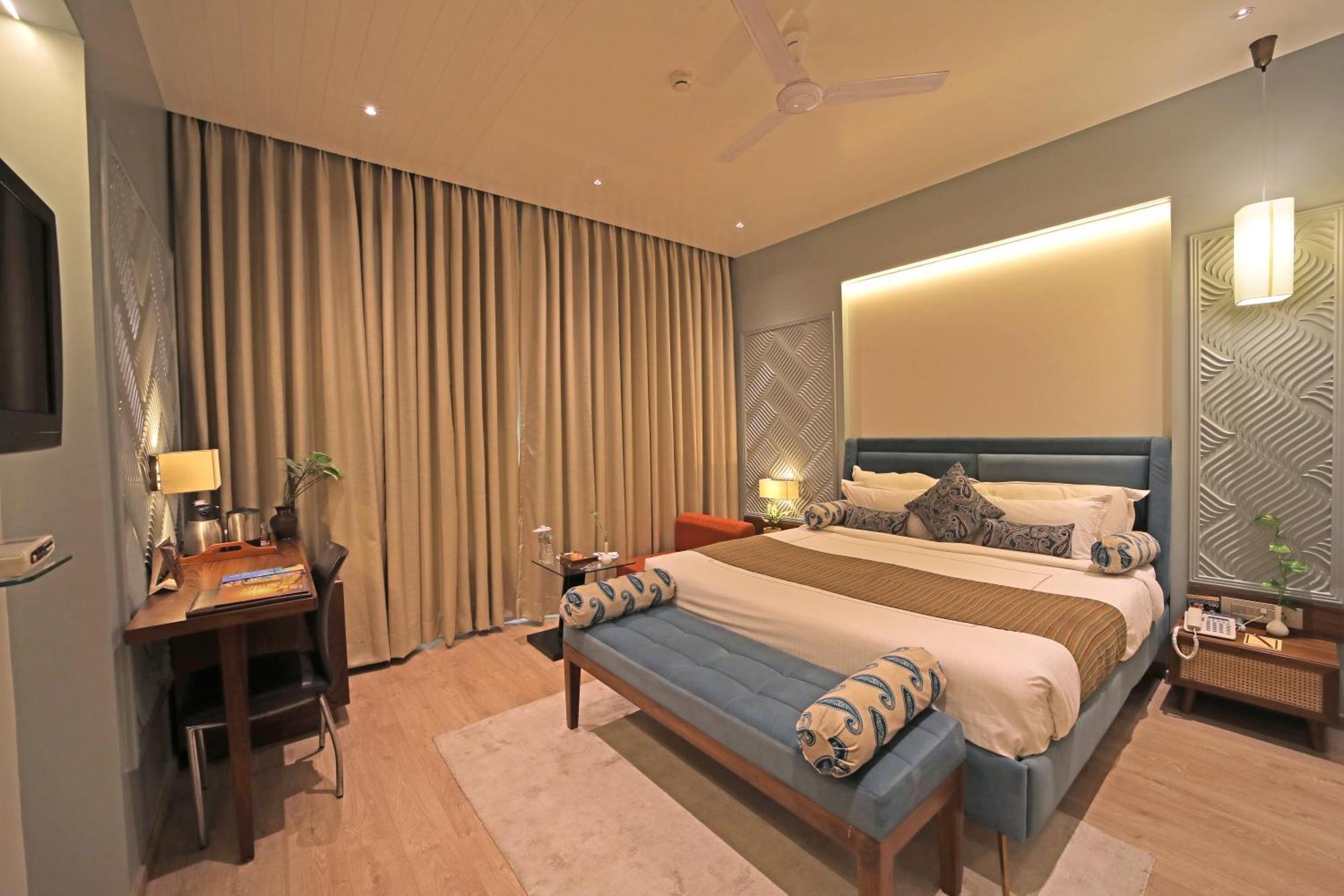 โฮเต็ล อมานทรา คอมฟอร์ท Hotel อุเดเปอร์ ภายนอก รูปภาพ