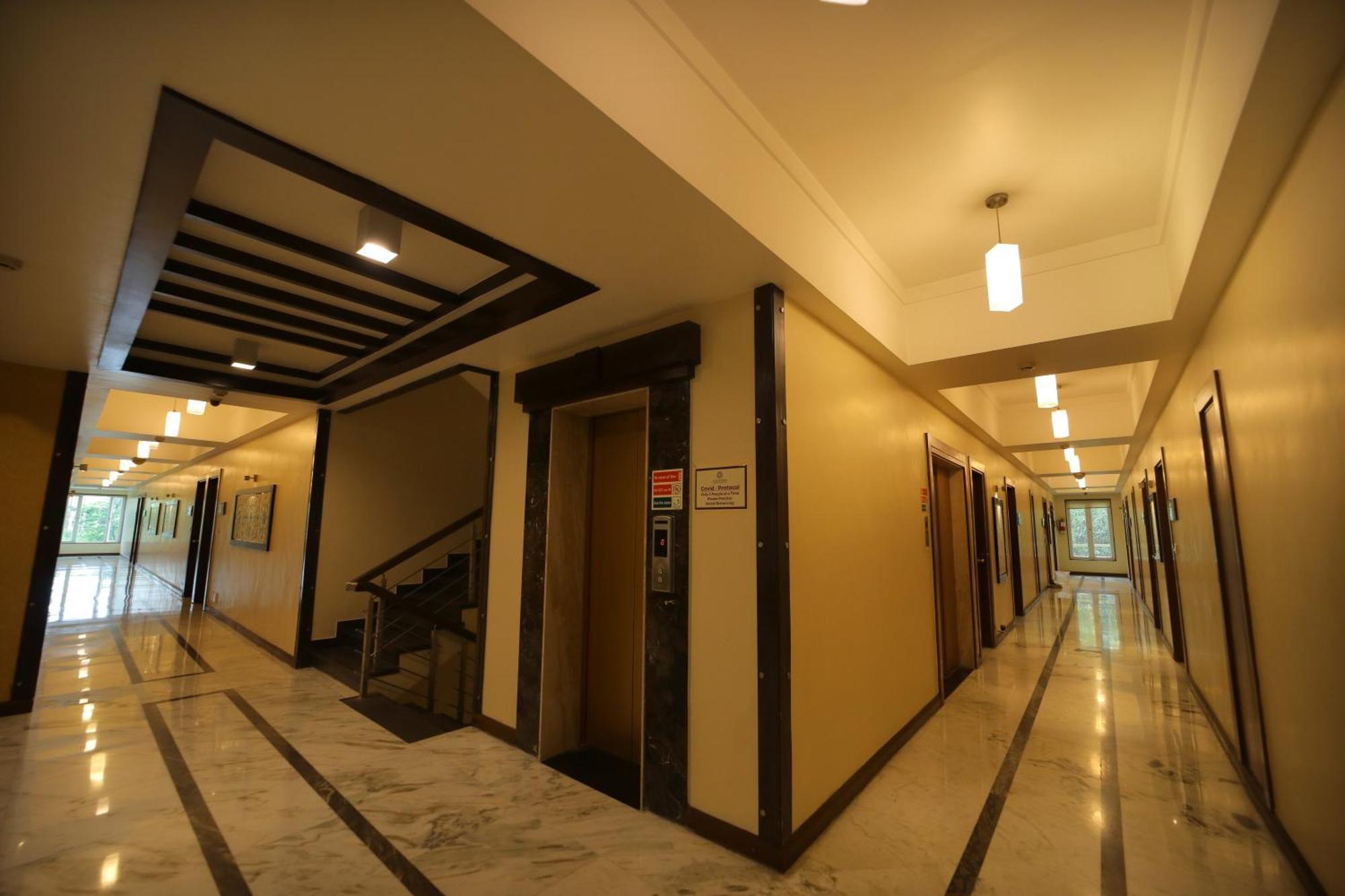 โฮเต็ล อมานทรา คอมฟอร์ท Hotel อุเดเปอร์ ภายนอก รูปภาพ