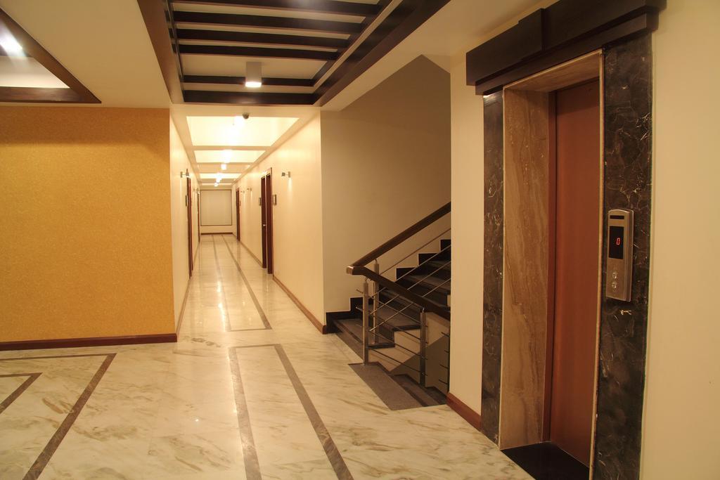 โฮเต็ล อมานทรา คอมฟอร์ท Hotel อุเดเปอร์ ภายนอก รูปภาพ