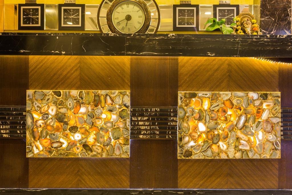 โฮเต็ล อมานทรา คอมฟอร์ท Hotel อุเดเปอร์ ภายนอก รูปภาพ