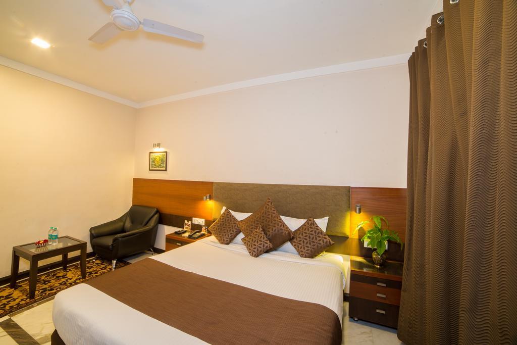 โฮเต็ล อมานทรา คอมฟอร์ท Hotel อุเดเปอร์ ภายนอก รูปภาพ